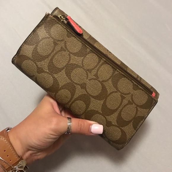 Coach Wallet - Picture 4 of 4